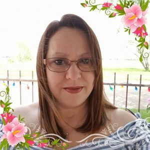 Meet your Posher, Lora